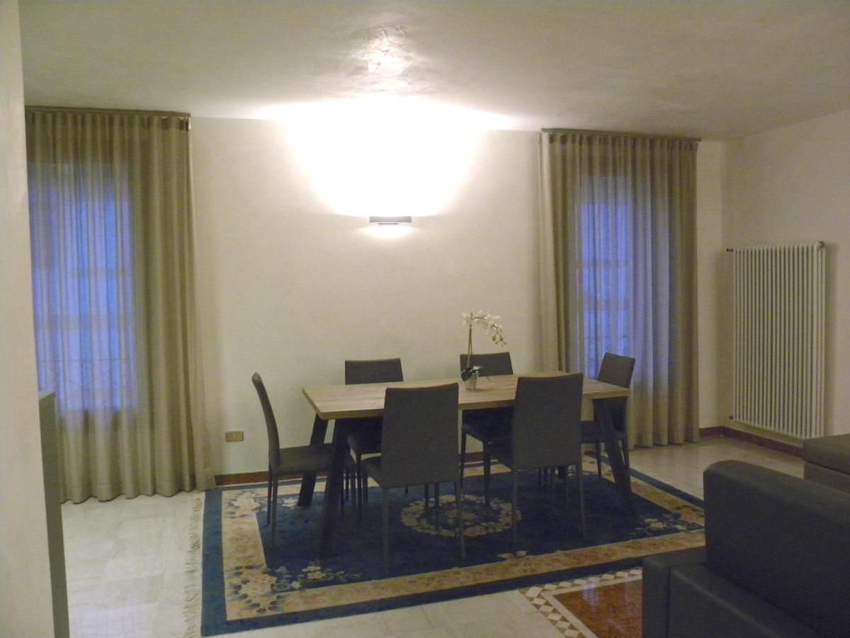 Portico Oscuro Deluxe Apartment - centro città Trévise Extérieur photo